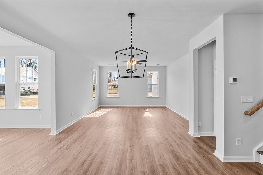 Spacious, unfurnished interior of a new home in Fieldstone, Lexington (Image 25).