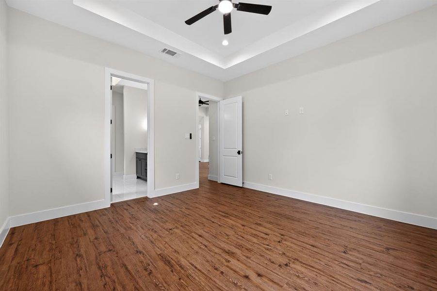 Spacious, unfurnished interior of a new home in , Dallas (Image 17). Spacious, unfurnished interior of a new home in , Dallas (Image 17).