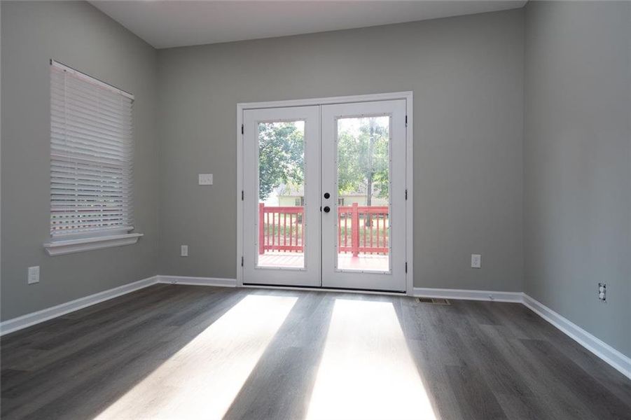 Spacious, unfurnished interior of a new home in , Stockbridge (Image 9).