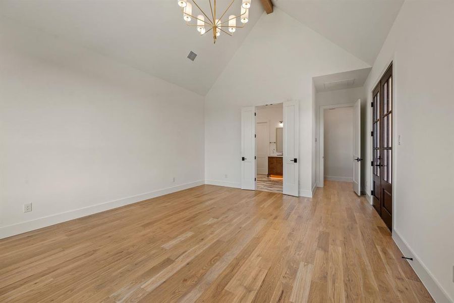 Spacious, unfurnished interior of a new home in The Resort on Eagle Mt. Lake, Fort Worth (Image 20).
