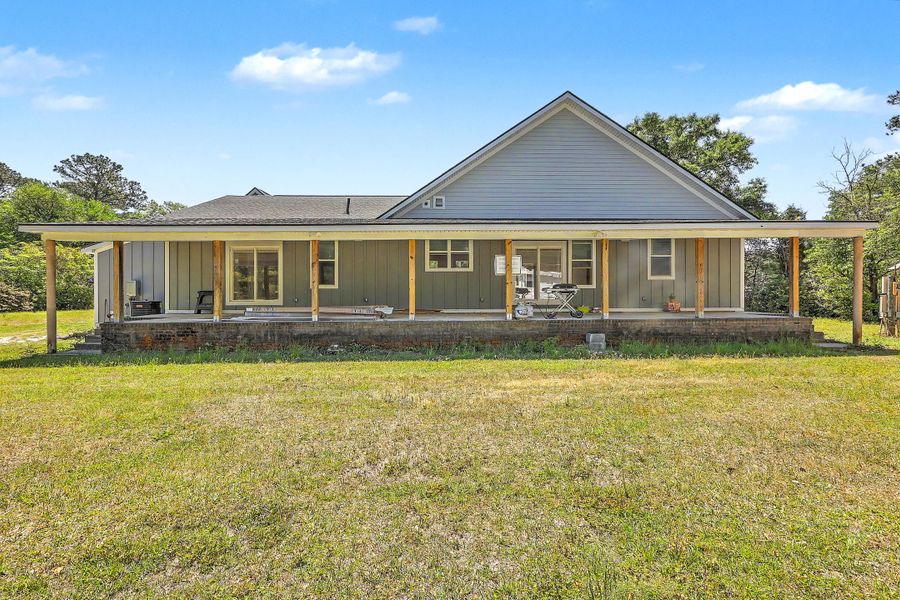 Exterior details and patio area of a home in , Moncks Corner (Image 27).