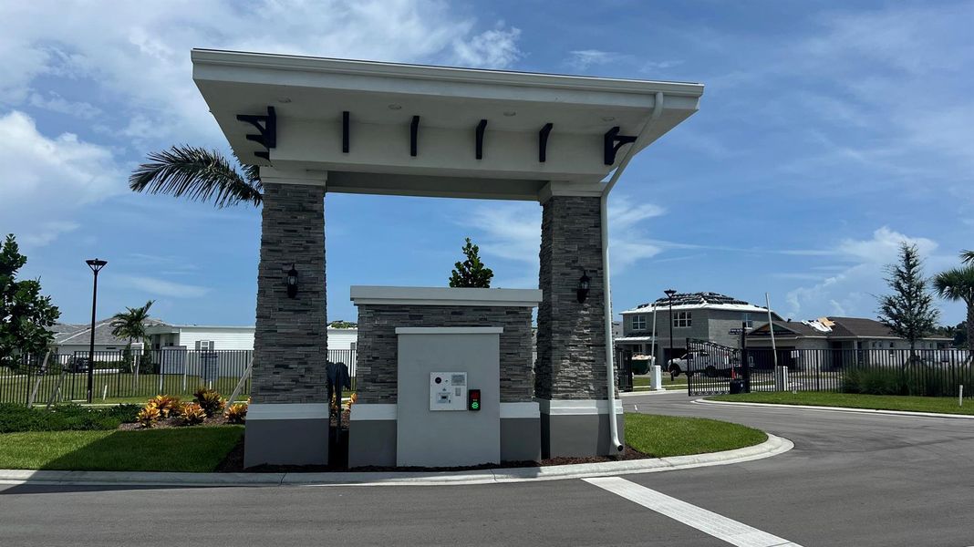 Image 27 of a home in Harbor Isle.