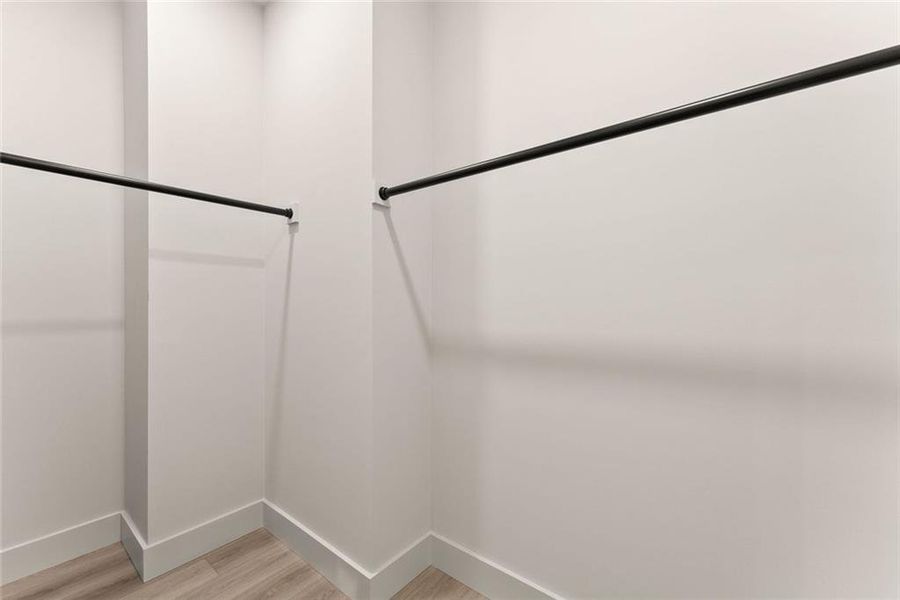 Spacious, unfurnished interior of a new home in , Gainesville (Image 35).
