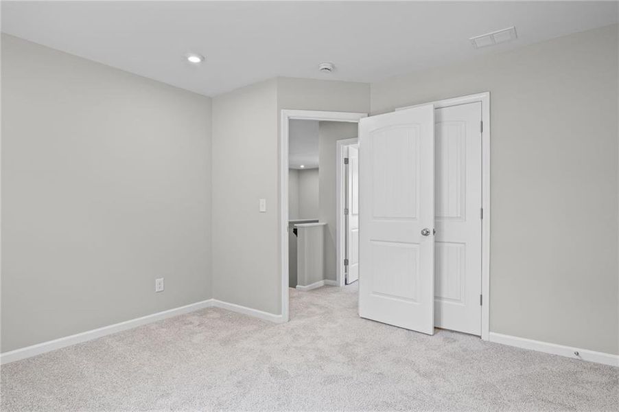 Spacious, unfurnished interior of a new home in Sage Woods, Dallas (Image 24).