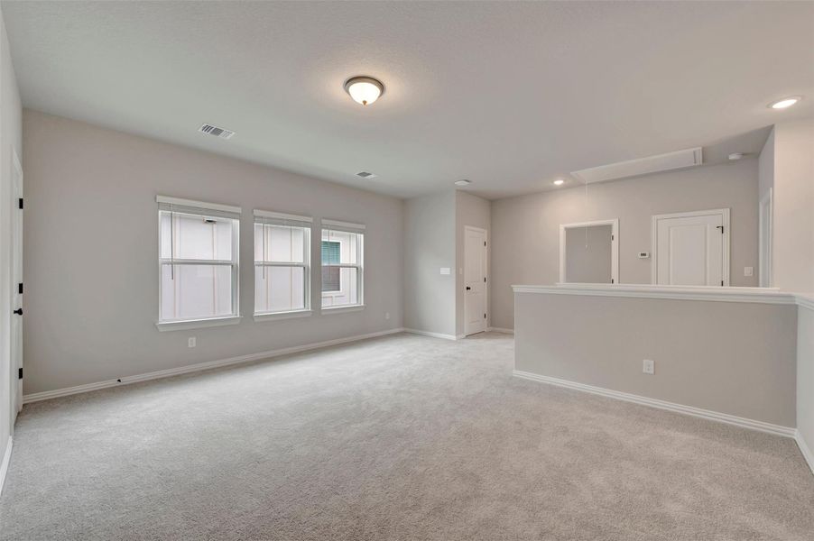 Spacious, unfurnished interior of a new home in Heritage, Dripping Springs (Image 21).