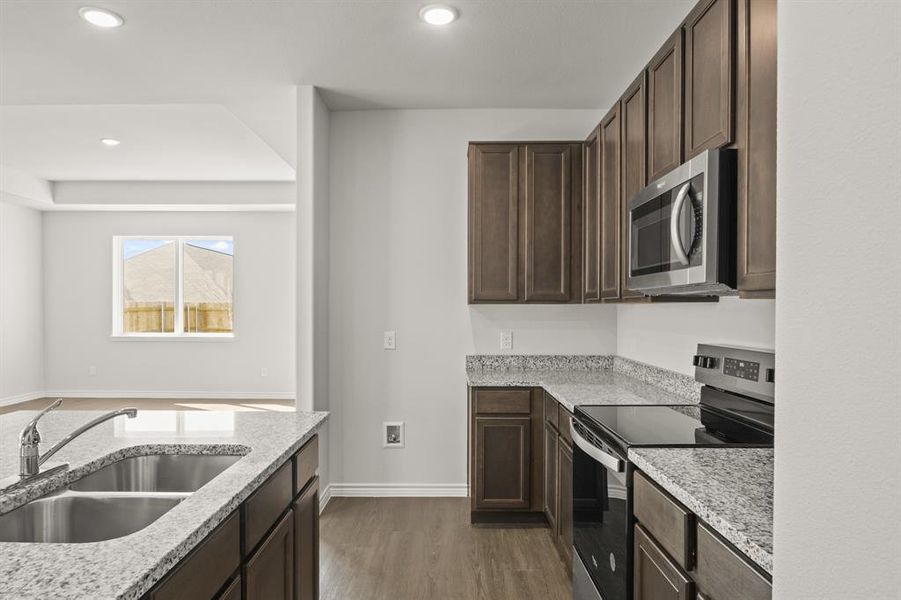 Furnished interior view inside a new home in Sycamore Landing, Fort Worth (Image 8). Furnished interior view inside a new home in Sycamore Landing, Fort Worth (Image 8).