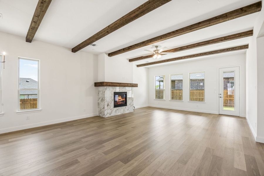 Spacious, unfurnished interior of a new home in Sheppard's Place, Waxahachie (Image 22).