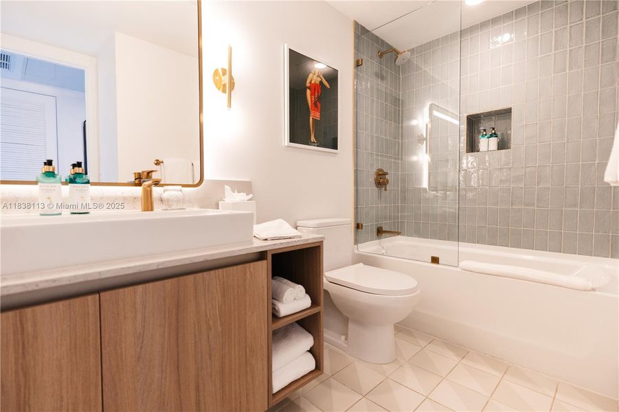 Furnished interior view inside a new home in Gale Hotel & Residences Miami (former Natiivo), Miami (Image 37).