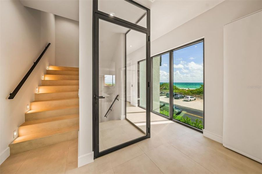 Spacious, unfurnished interior of a new home in , Bradenton Beach (Image 23).