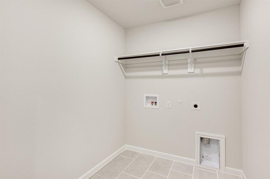 Spacious, unfurnished interior of a new home in Eagle Glen Elements, Alvarado (Image 26). Spacious, unfurnished interior of a new home in Eagle Glen Elements, Alvarado (Image 26).