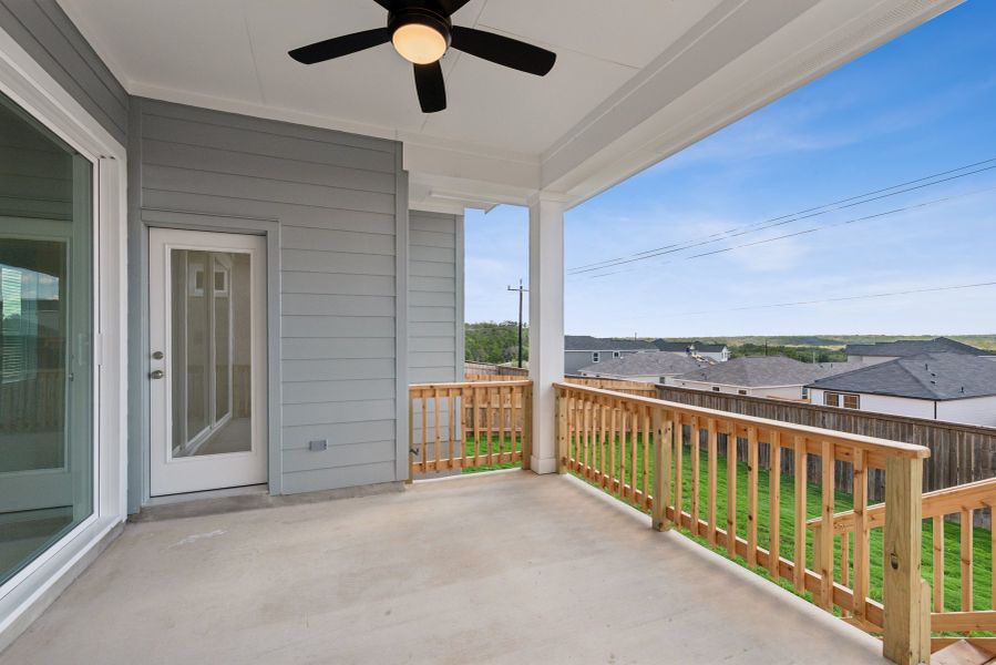 Exterior details and patio area of a home in Ladera - High Point 45', San Antonio (Image 3).