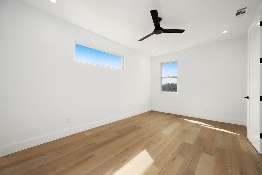 Spacious, unfurnished interior of a new home in , Austin (Image 23).