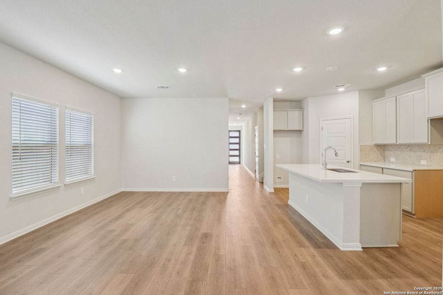Spacious, unfurnished interior of a new home in Estancia Ranch - Premier Series, San Antonio (Image 38). Spacious, unfurnished interior of a new home in Estancia Ranch - Premier Series, San Antonio (Image 38).