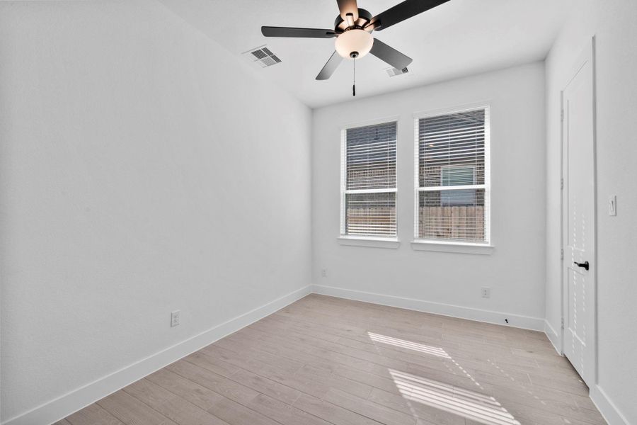 Spacious, unfurnished interior of a new home in Jubilee Chateau, Hockley (Image 22).
