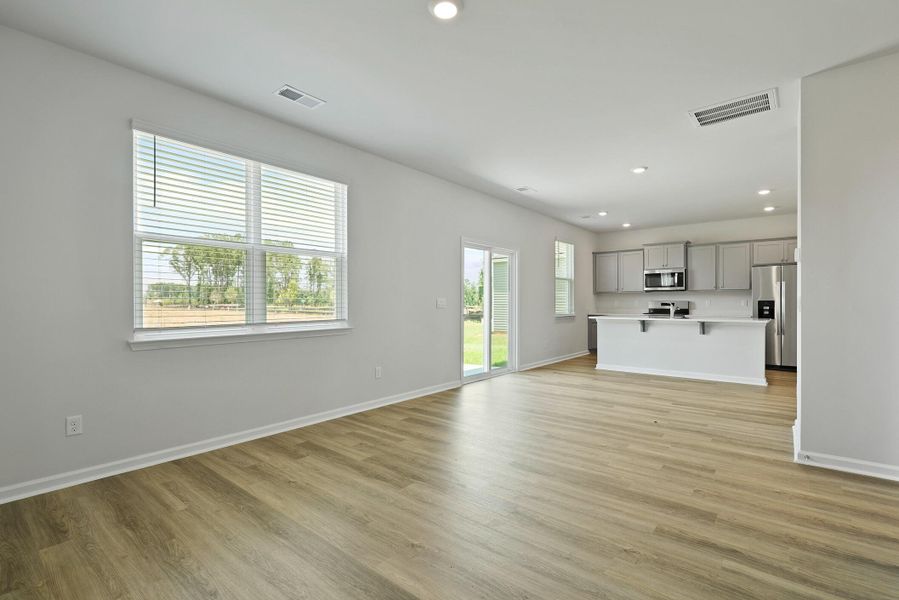 Spacious, unfurnished interior of a new home in , Manning (Image 8).