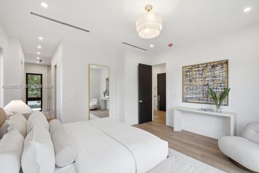 Furnished interior view inside a new home in , Coral Gables (Image 31).