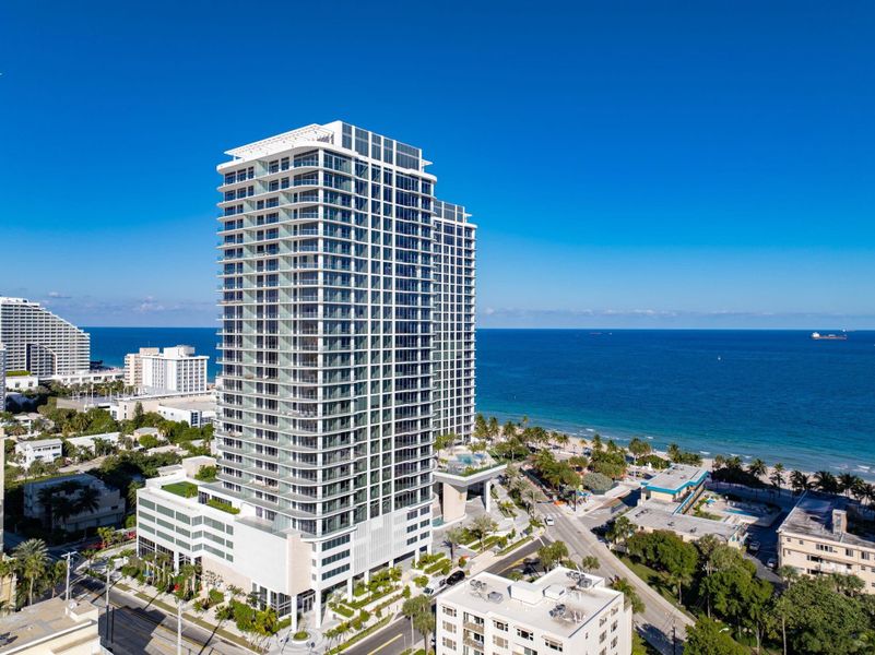 Condo located in Fort Lauderdale, FL showcasing its design and architecture (Image 40).