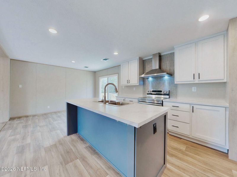 Furnished interior view inside a new home in , Keystone Heights (Image 4).