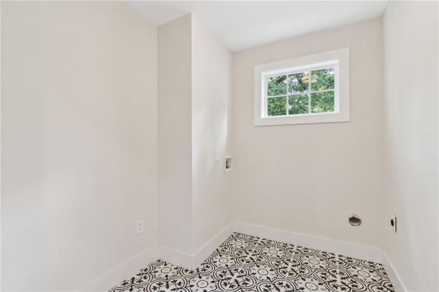 Spacious, unfurnished interior of a new home in , Pine Lake (Image 23).