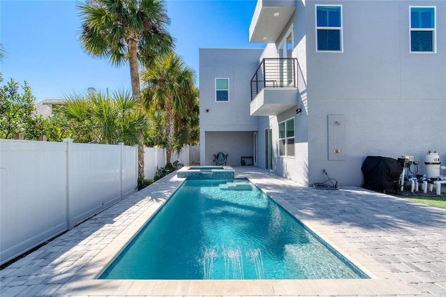 Exterior details and patio area of a home in , Daytona Beach (Image 38).