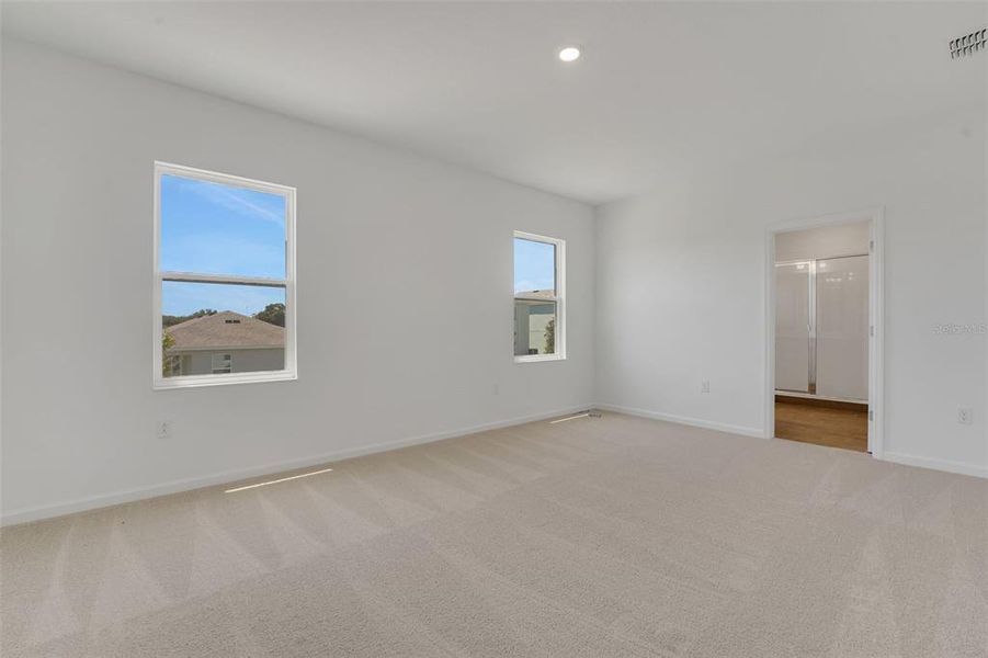 Spacious, unfurnished interior of a new home in Reserve at Hammock Oaks, Lady Lake (Image 23). Spacious, unfurnished interior of a new home in Reserve at Hammock Oaks, Lady Lake (Image 23).