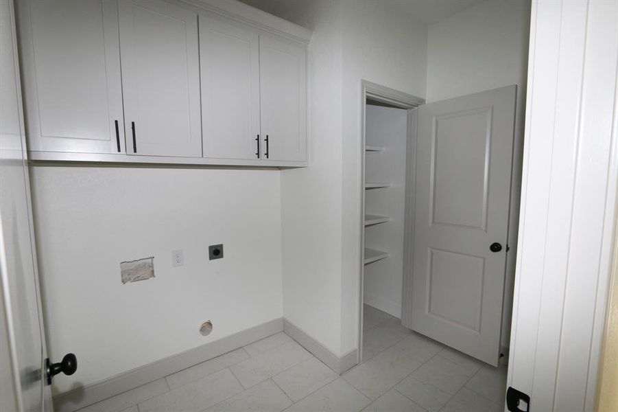 Spacious, unfurnished interior of a new home in , Tyler (Image 8).