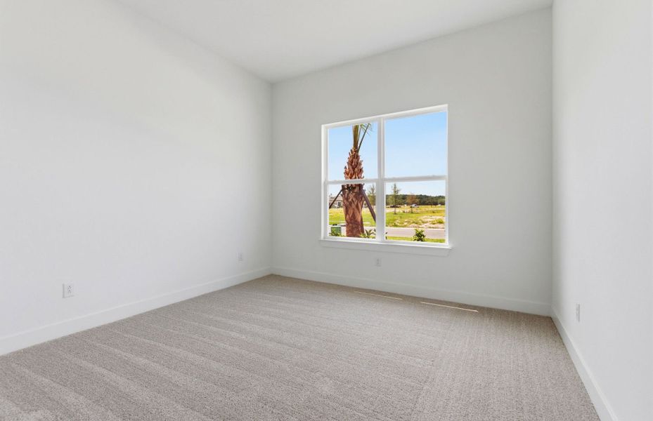 Spacious, unfurnished interior of a new home in Del Webb River Reserve, Spring Hill (Image 13).