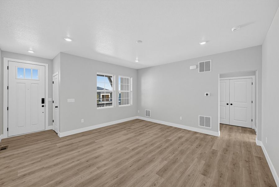 Spacious, unfurnished interior of a new home in Trailstone, Arvada (Image 13).