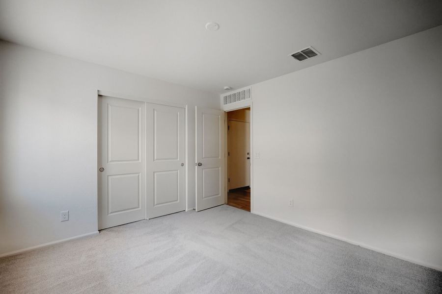 Spacious, unfurnished interior of a new home in Cross Creek Ranch, Coolidge (Image 19).