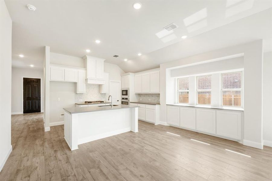 Furnished interior view inside a new home in Sable Creek, Sanger (Image 10). Furnished interior view inside a new home in Sable Creek, Sanger (Image 10).