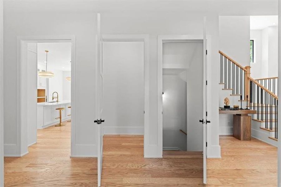 Spacious, unfurnished interior of a new home in , Acworth (Image 58).