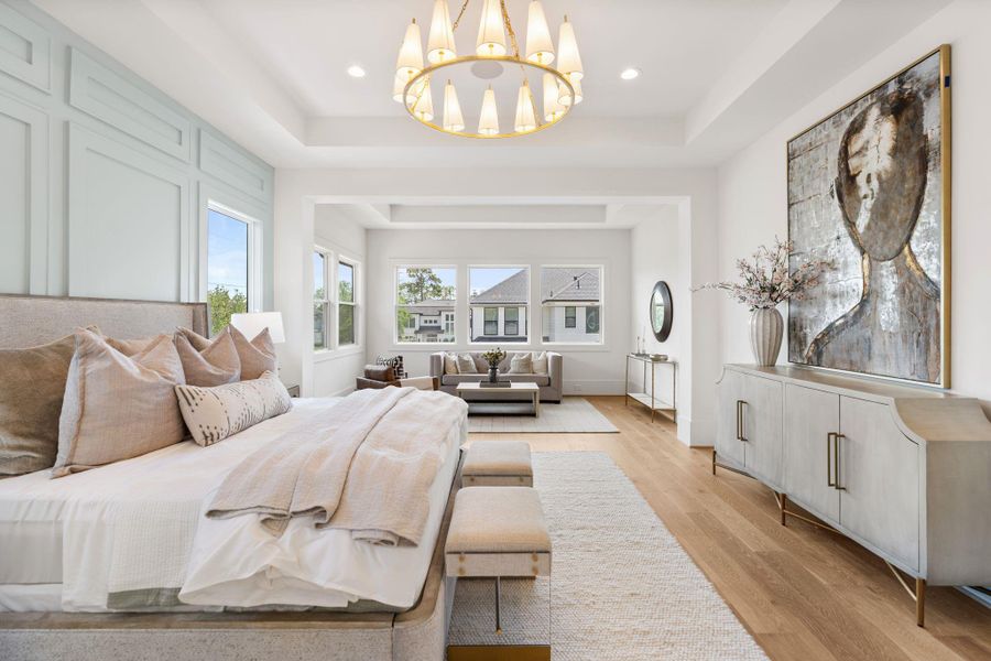 From this angle, the scale of the suite and its connection to the sitting area are fully appreciated, creating a comfortable yet sophisticated private space.