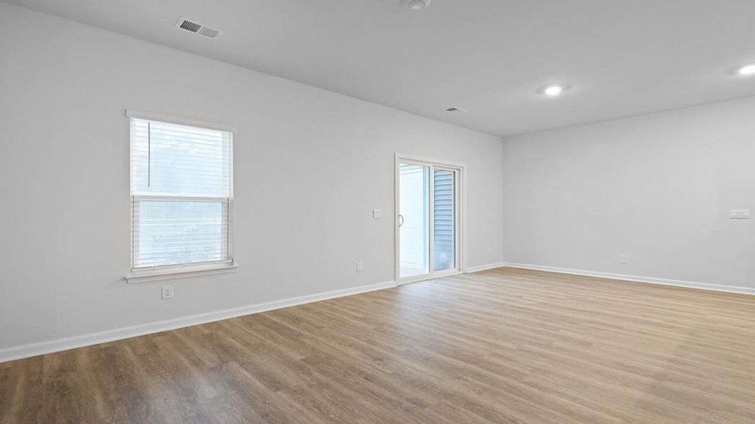 Spacious, unfurnished interior of a new home in Garbon Fields, Summerville (Image 20).