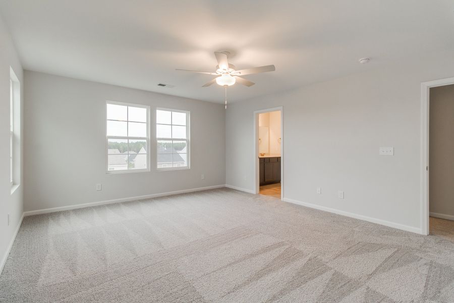 Spacious, unfurnished interior of a new home in Ellington, Elgin (Image 31).