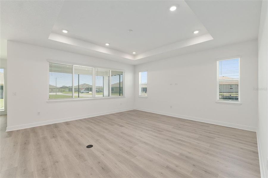Spacious, unfurnished interior of a new home in , Ocala (Image 41).