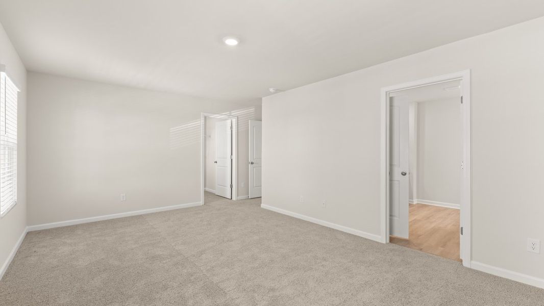 Representative unfurnished interior of a home built from the Robie by D.R. Horton in Pointe Park, Union City (Image 21).