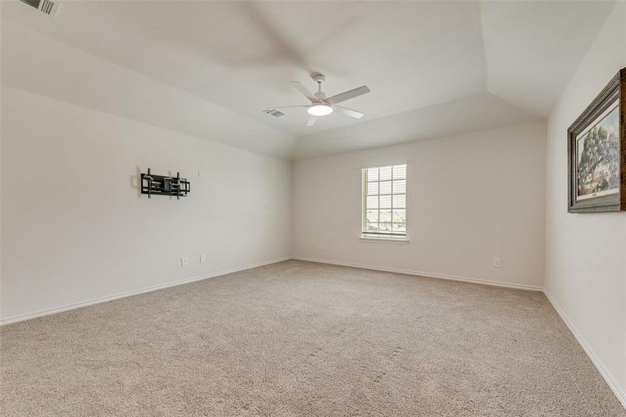 Spacious, unfurnished interior of a new home in , Princeton (Image 22).