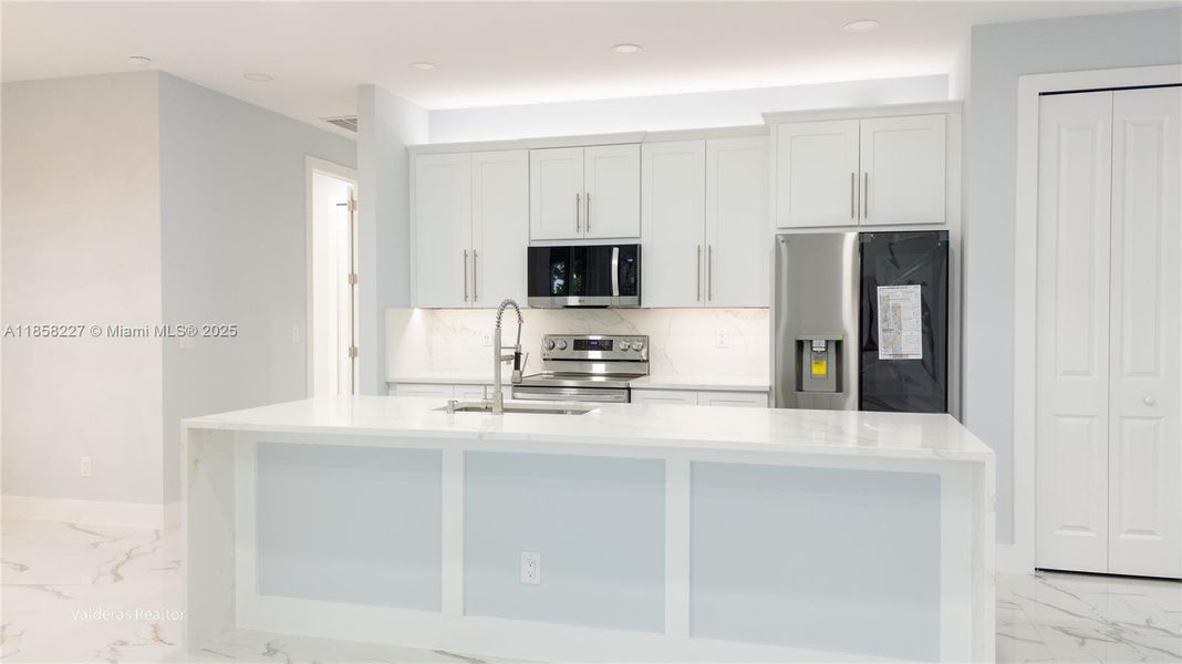 Furnished interior view inside a new home in , Lehigh Acres (Image 6).