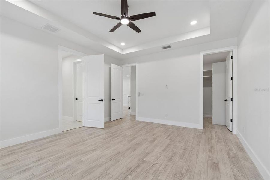 Spacious, unfurnished interior of a new home in , Tampa (Image 52).