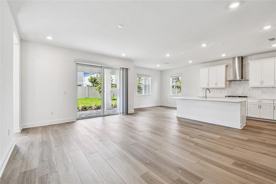 Spacious, unfurnished interior of a new home in Hawkstone, Sarasota (Image 38).