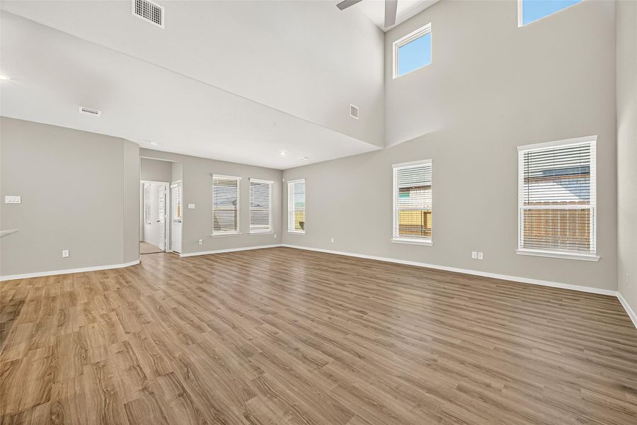 Spacious, unfurnished interior of a new home in Sunterra, Katy (Image 19). Spacious, unfurnished interior of a new home in Sunterra, Katy (Image 19).