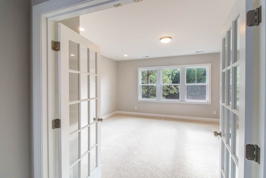 Representative unfurnished interior of a home built from the Pinehurst with 3rd Floor Retreat by Greybrook Homes in Edmunds Farm, Clover (Image 27).