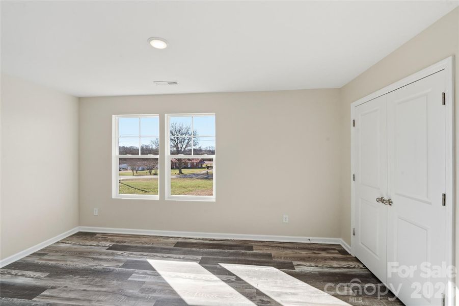 Spacious, unfurnished interior of a new home in , Lincolnton (Image 12).