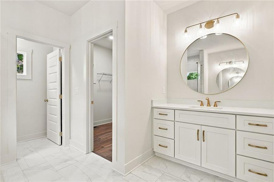 Furnished interior view inside a new home in , Jasper (Image 9).