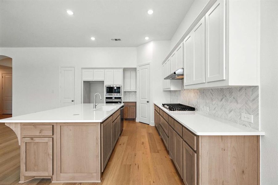 Furnished interior view inside a new home in Thompson Farms: 60ft. lots, Van Alstyne (Image 9). Furnished interior view inside a new home in Thompson Farms: 60ft. lots, Van Alstyne (Image 9).