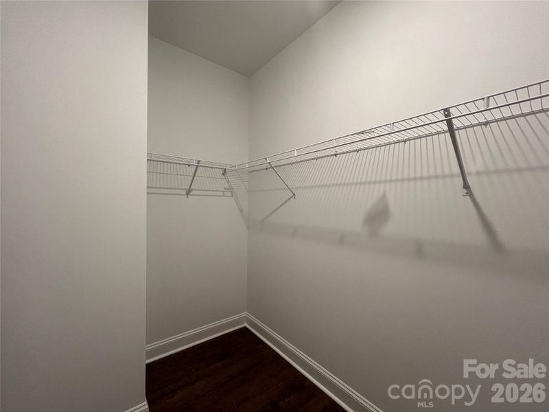 Walk-in Closet Walk-in Closet