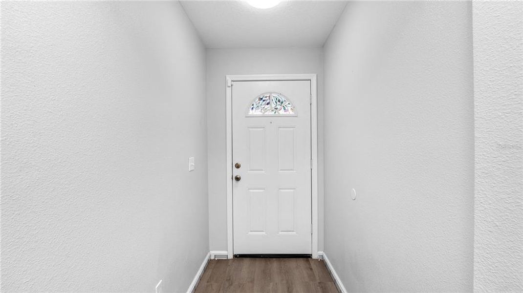 Spacious, unfurnished interior of a new home in , Lake Wales (Image 22).