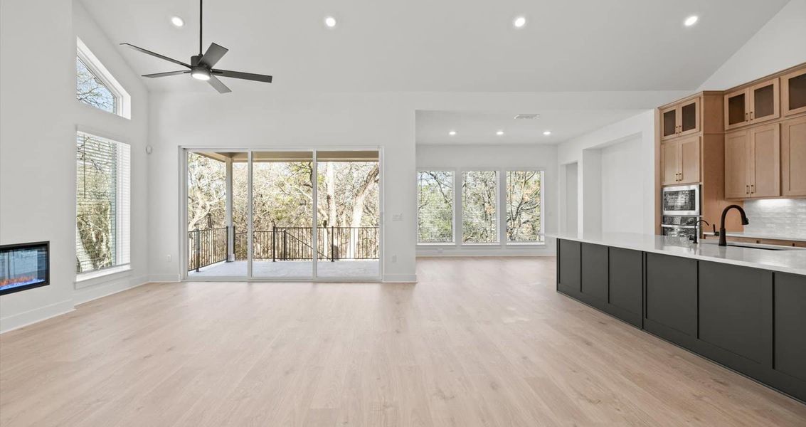 Spacious, unfurnished interior of a new home in 6 Creeks, Kyle (Image 13). Spacious, unfurnished interior of a new home in 6 Creeks, Kyle (Image 13).