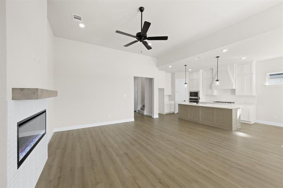 16957 Leatherflower- Living Room-3