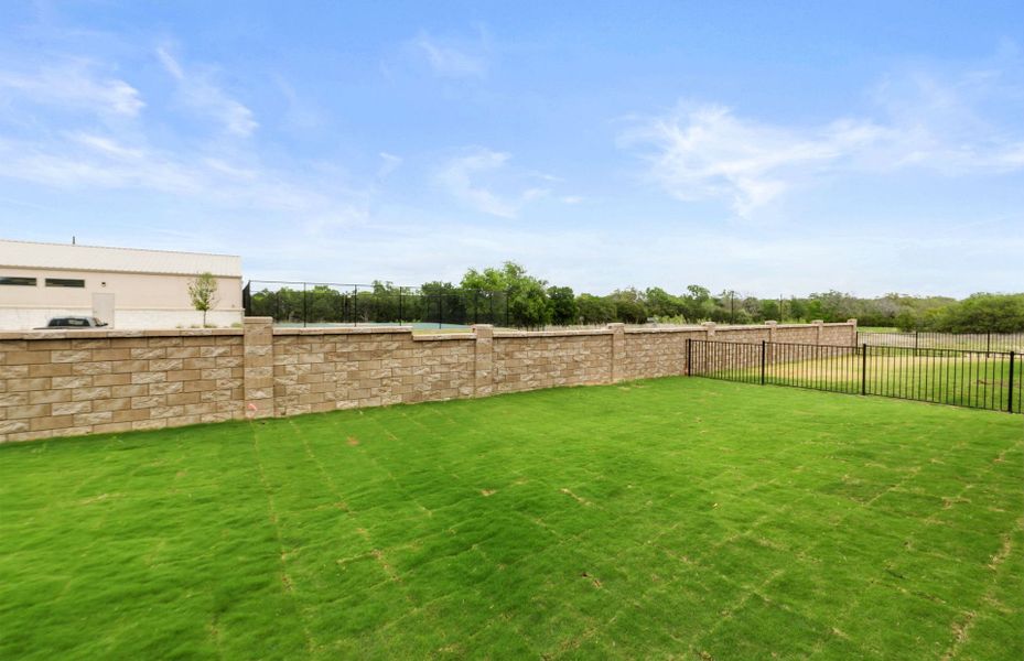 Exterior details and patio area of a home in Sun City Texas, Georgetown (Image 21).